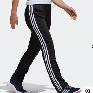 Adidas  (Designed 2 Move Straight Pants)
